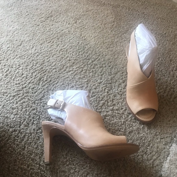 Vince Camuto high heels - Picture 4 of 4